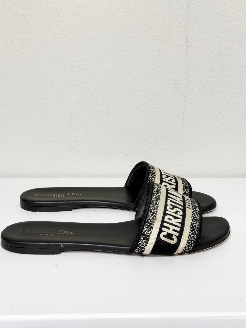 Christian Dior Dway Slide Sandals Black Ecru Logo Embroidered Size 40.5 - Picture 2 of 8